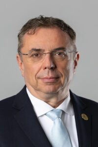 Nádej pre Nemocnicu sv. Michala? Róbert Illéš o ozdravení a nových benefitoch pre policajtov